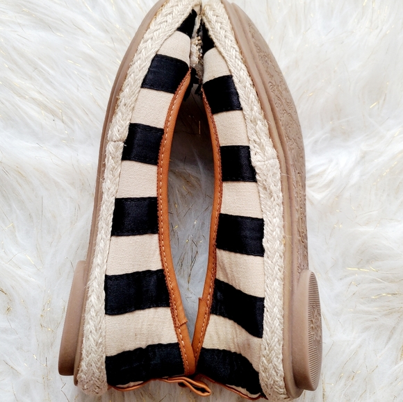 Kim Rogers black & tan striped slip-on flats - Picture 7 of 7